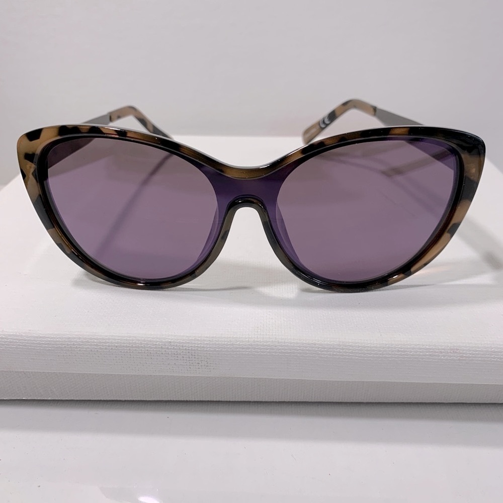 Nine West tortoise shell oversized sunglasses